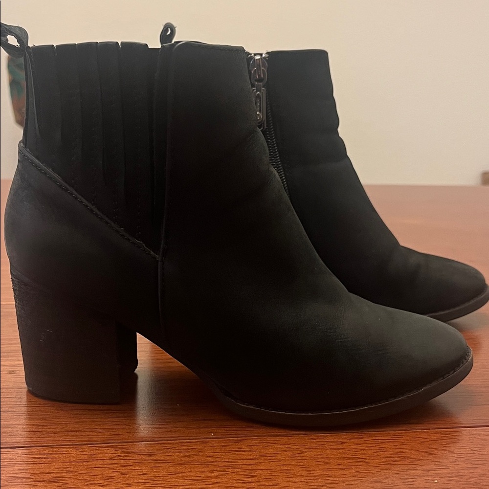 Blondo Noa Black Nubuck Leather Waterproof Heeled Ankle Boot w/Side Zip